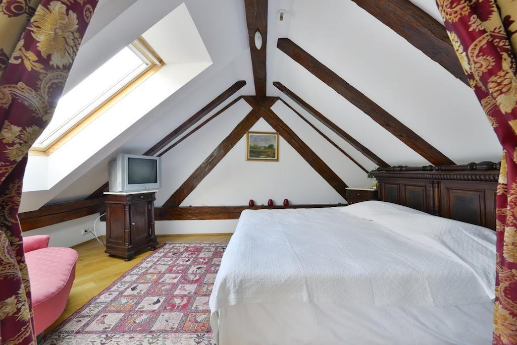 Kronhaus Brasov Room photo