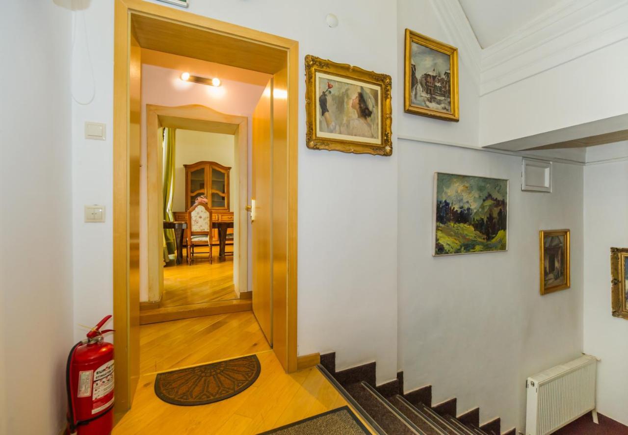 Kronhaus Brasov Exterior photo